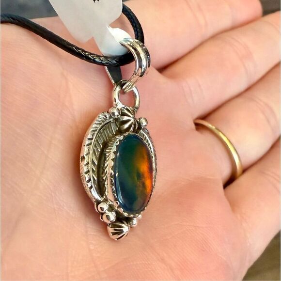Stunning Aurora Opal Pendant 925 Sterling Silver Feather Southwestern Framed New - Picture 2 of 5